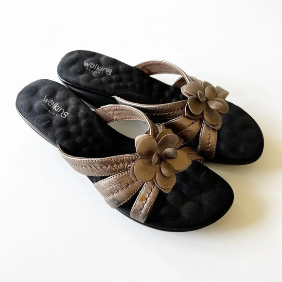 Walking Cradles Bronze Leather Wedge Sandal Size 8.5B Flower Motif‎ Comfort Shoe - Picture 9 of 10